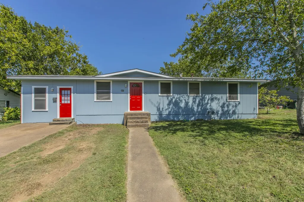 207 N Avenue U Clifton TX 76634