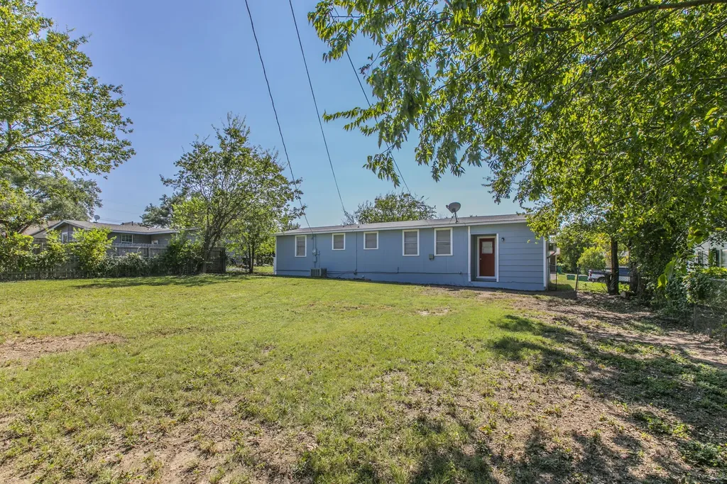 207 N Avenue U Clifton TX 76634