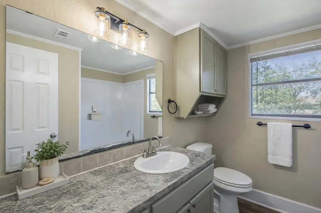 207 N Avenue U Clifton TX 76634