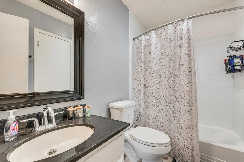 2643 Via Ventura Circle Carrollton TX 75006
