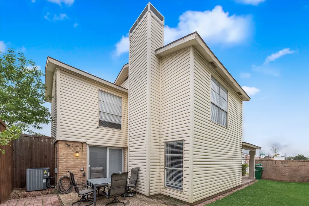 2643 Via Ventura Circle Carrollton TX 75006