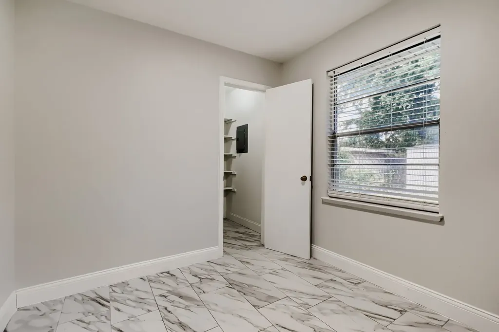 1405 Oak Grove Road Fort Worth TX 76134
