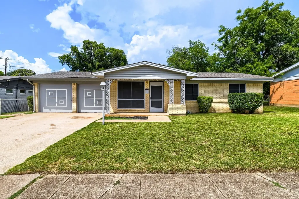 1405 Oak Grove Road Fort Worth TX 76134