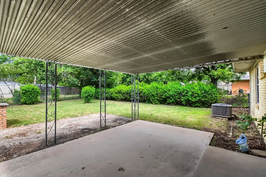 1405 Oak Grove Road Fort Worth TX 76134