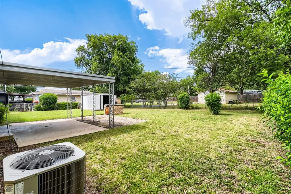 1405 Oak Grove Road Fort Worth TX 76134