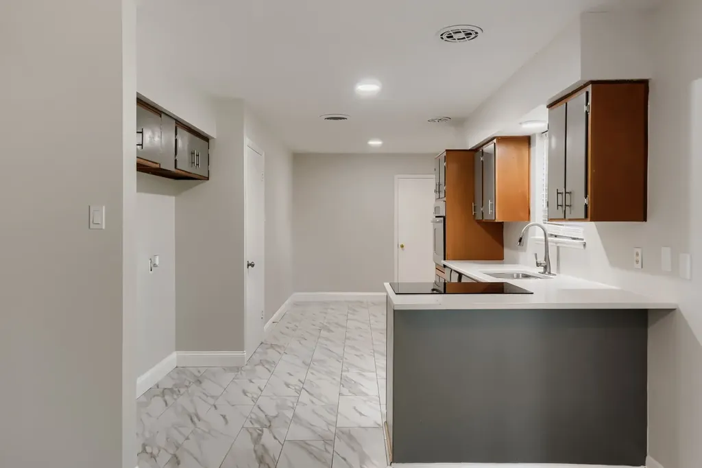 1405 Oak Grove Road Fort Worth TX 76134