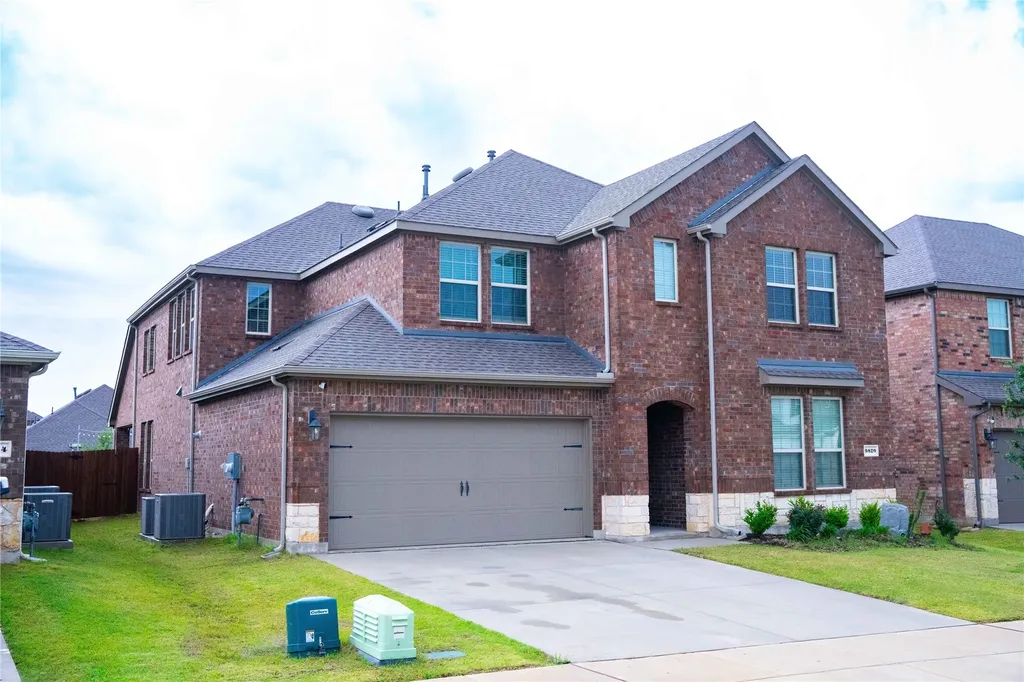 9820 Elk Falls Lane Aubrey TX 76227