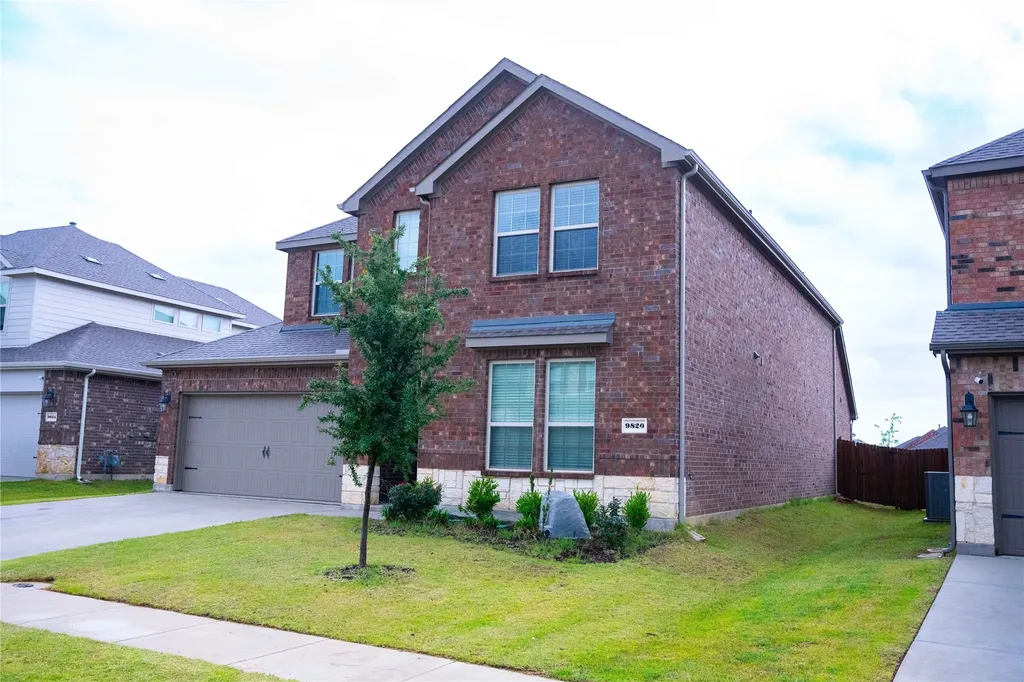 9820 Elk Falls Lane Aubrey TX 76227