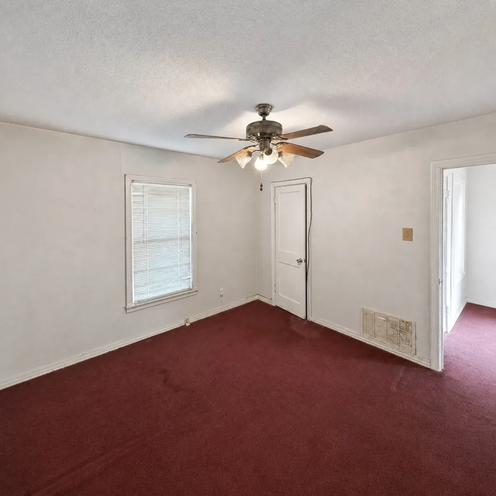 3018 Oakwood Street Haltom City TX 76117