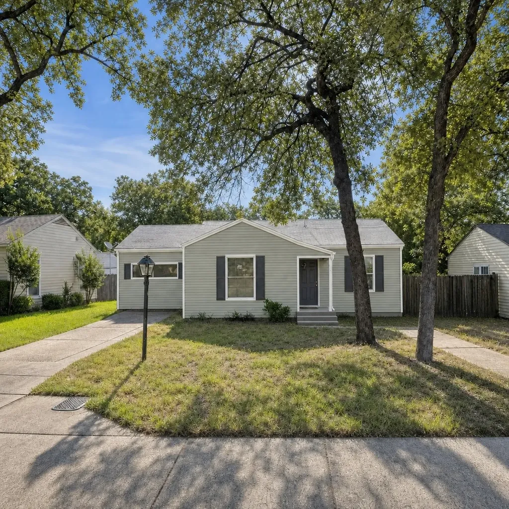 3018 Oakwood Street Haltom City TX 76117