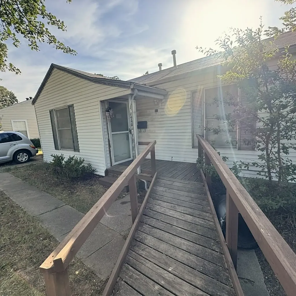 3018 Oakwood Street Haltom City TX 76117