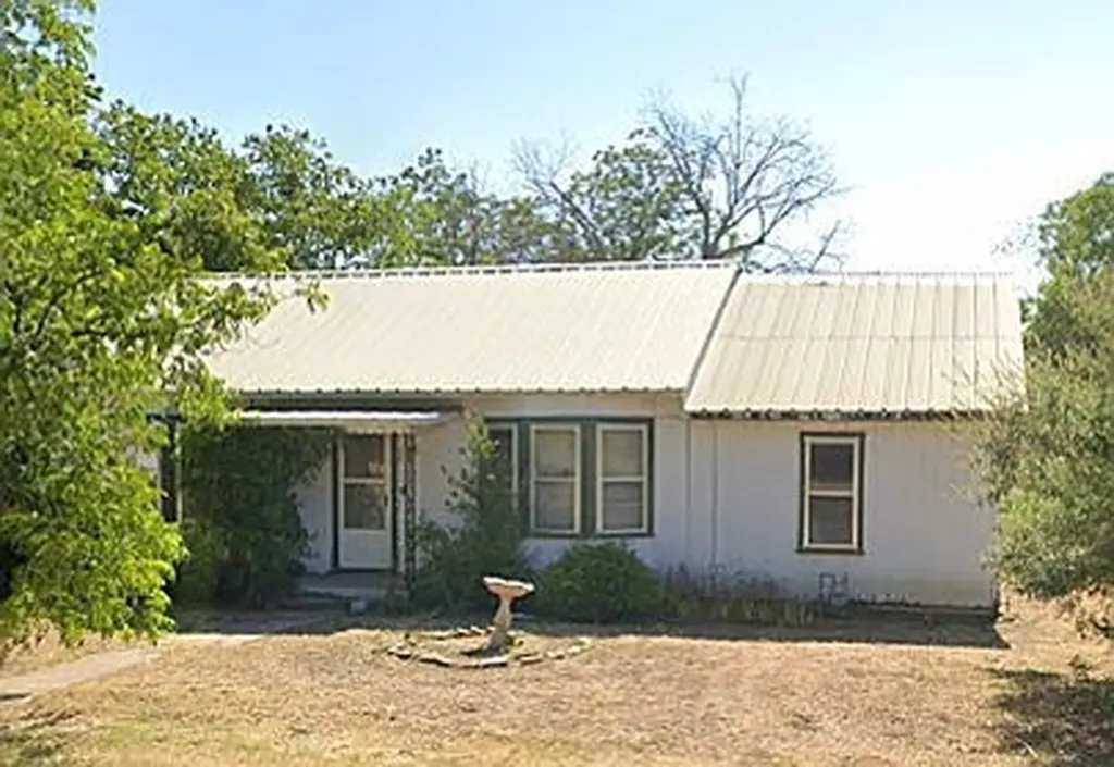 517 5th Avenue Coleman TX 76834