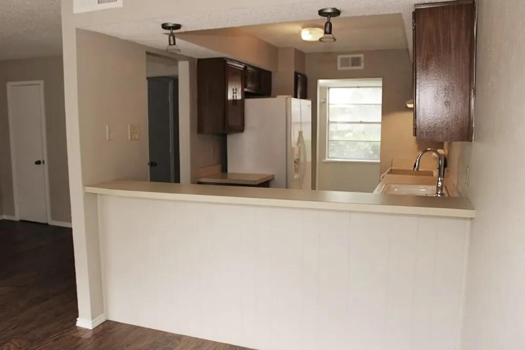 1725 E Grauwyler Road Irving TX 75061