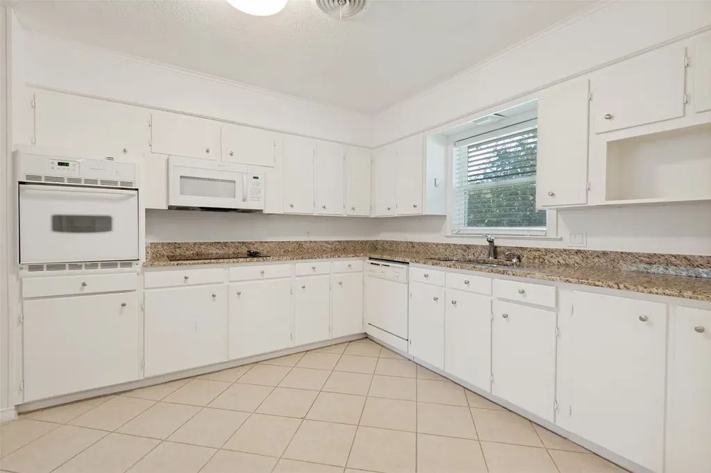 2201 Lake Coves Drive Flower Mound TX 75022