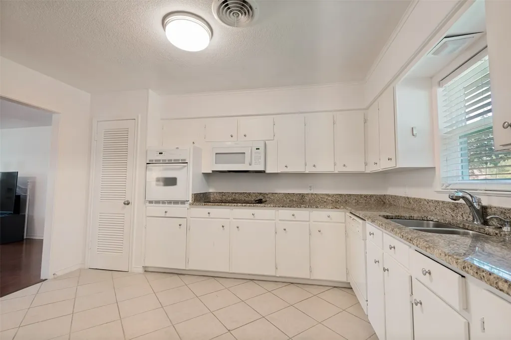 2201 Lake Coves Drive Flower Mound TX 75022
