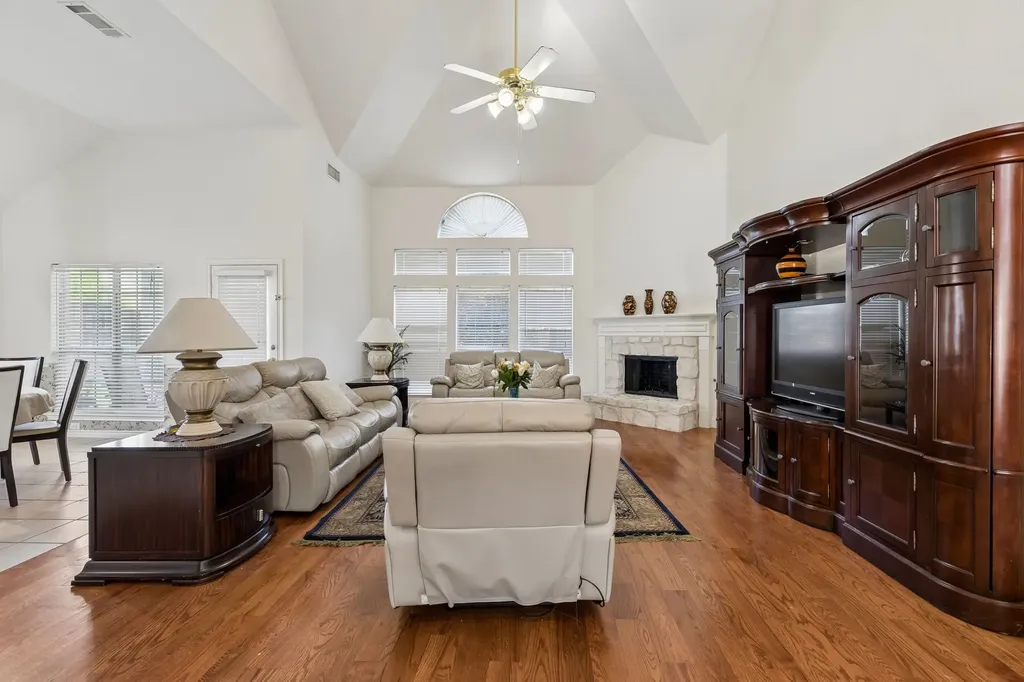 717 Morningside Trail Murphy TX 75094