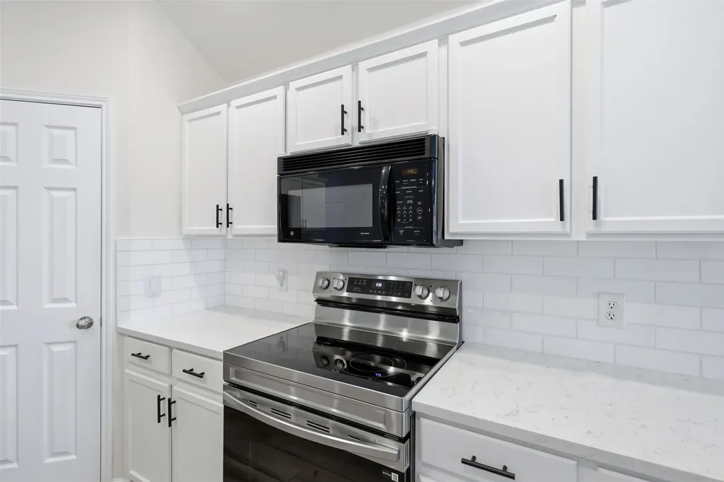 1002 Zachary Drive Arlington TX 76002