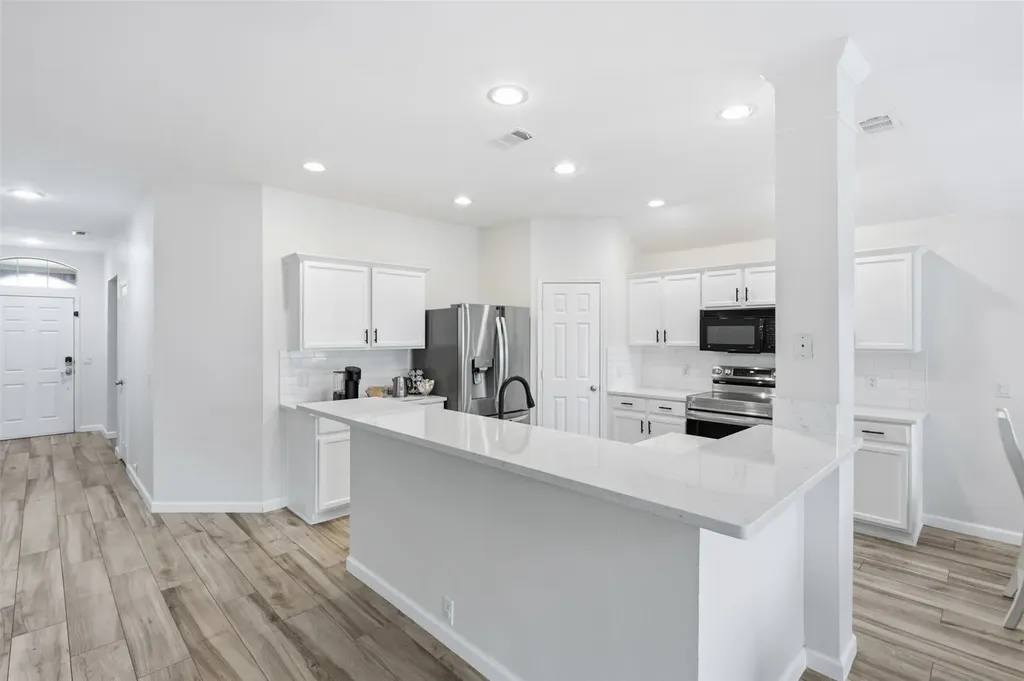 1002 Zachary Drive Arlington TX 76002