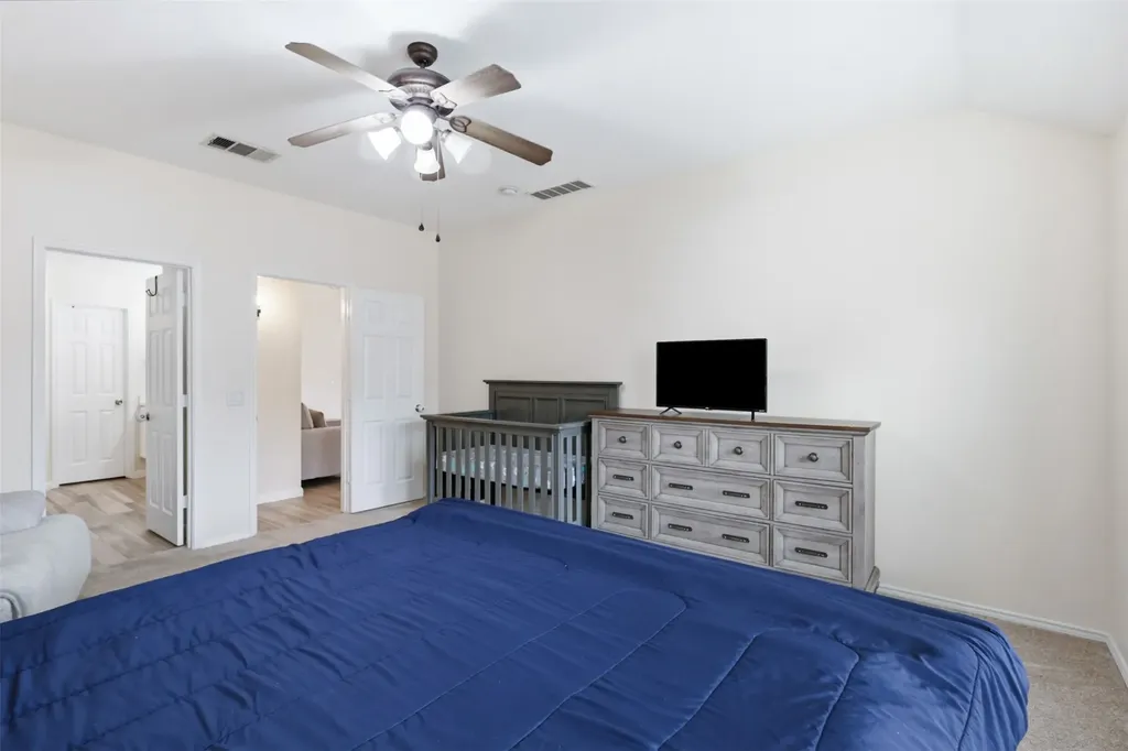 1002 Zachary Drive Arlington TX 76002