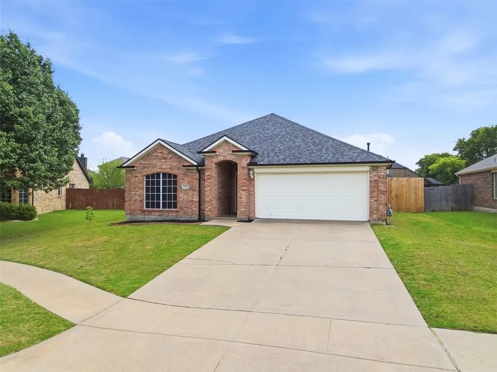 1002 Zachary Drive Arlington TX 76002