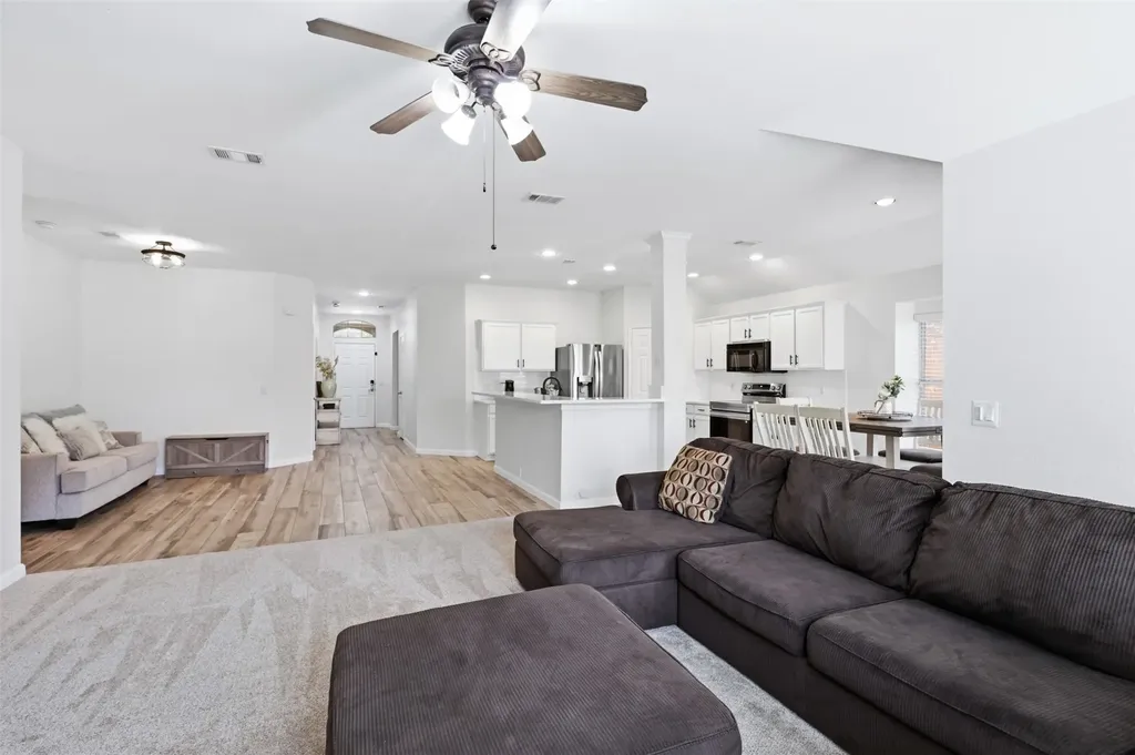 1002 Zachary Drive Arlington TX 76002