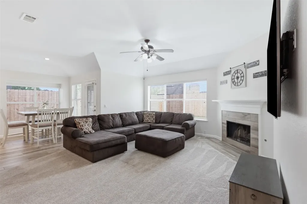 1002 Zachary Drive Arlington TX 76002