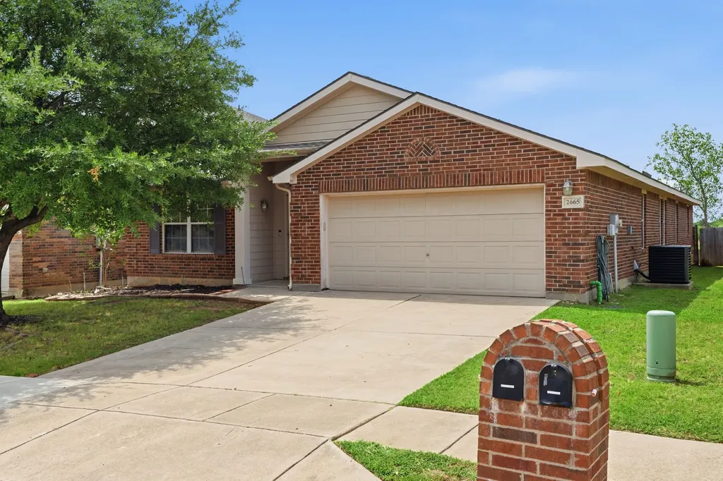 2665 Gardendale Drive Fort Worth TX 76120