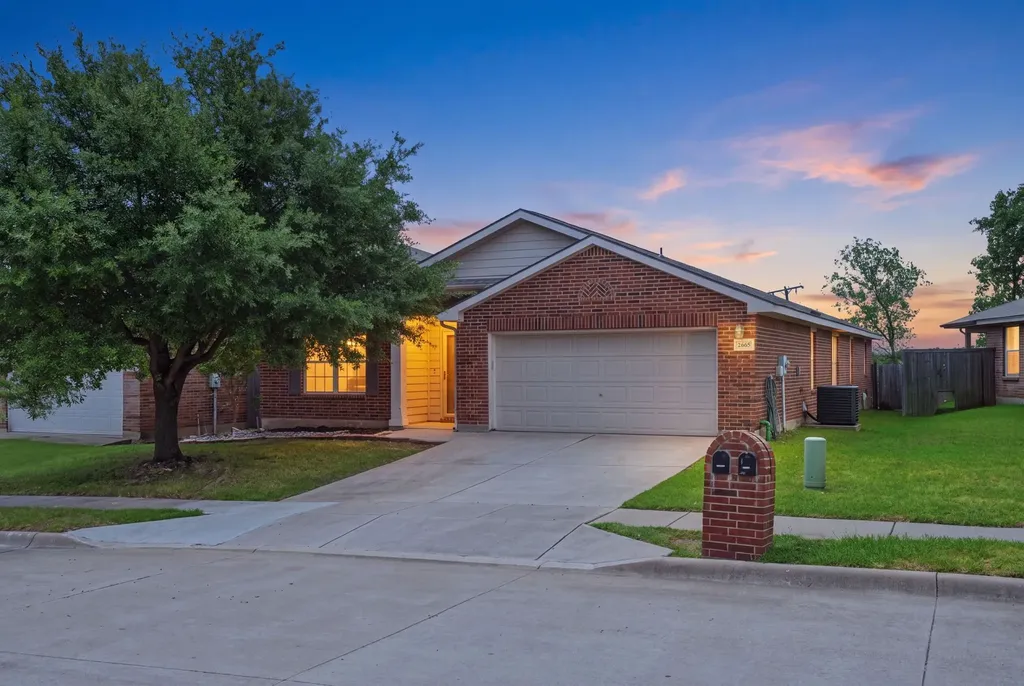 2665 Gardendale Drive Fort Worth TX 76120