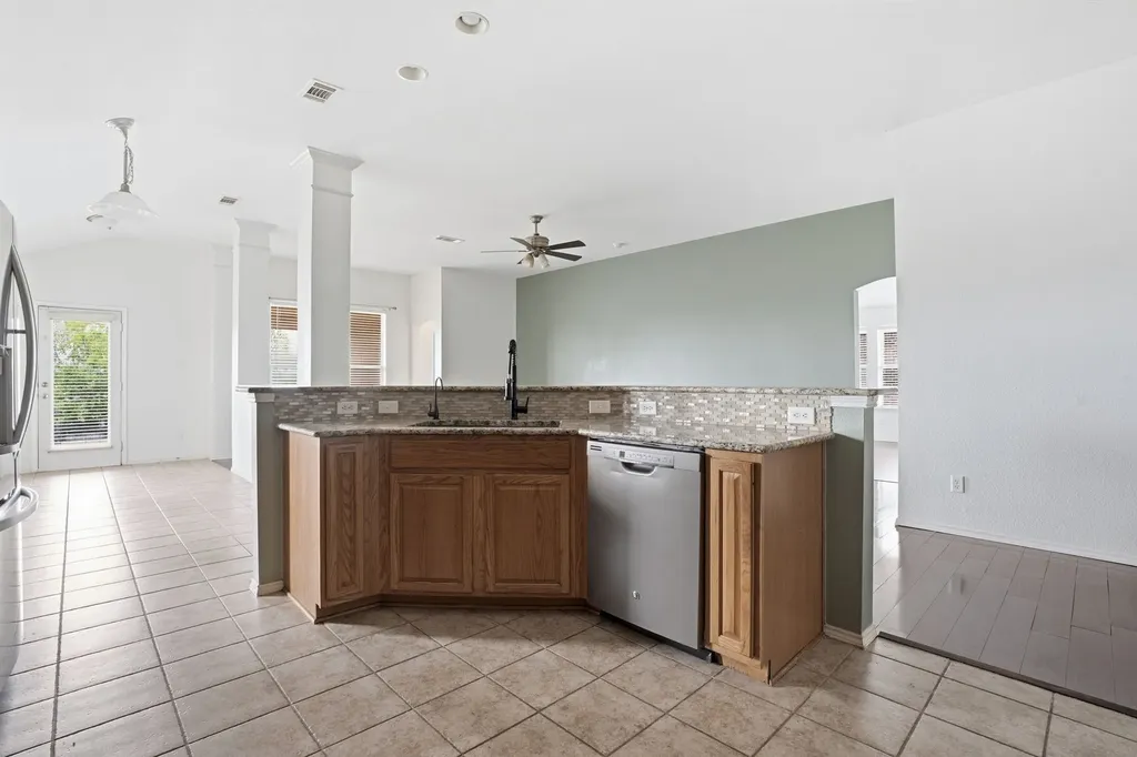 2665 Gardendale Drive Fort Worth TX 76120