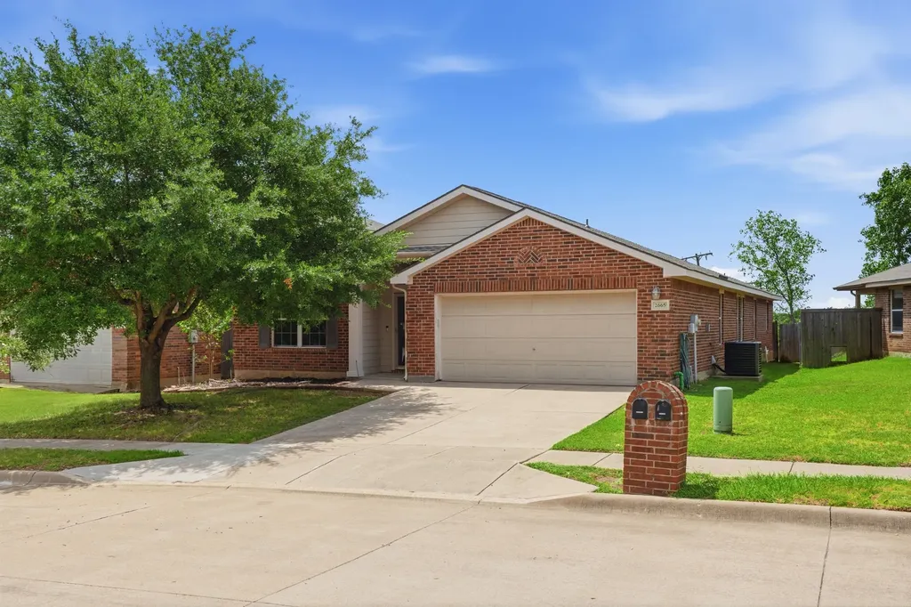 2665 Gardendale Drive Fort Worth TX 76120