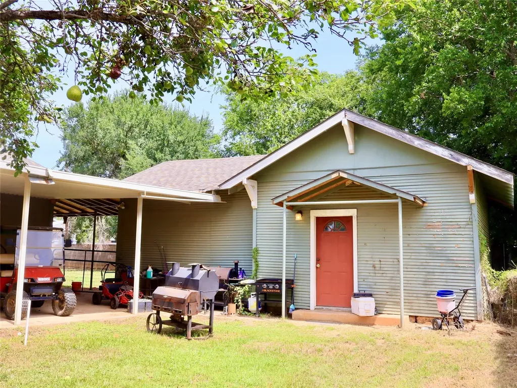 203 E Bennett Street Strawn TX 76475