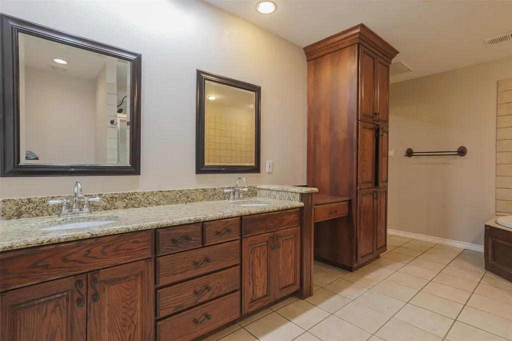 2517 Littlepage Street Fort Worth TX 76107