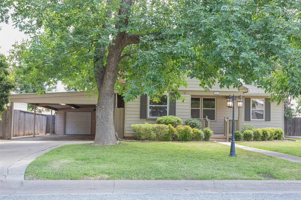 2517 Littlepage Street Fort Worth TX 76107