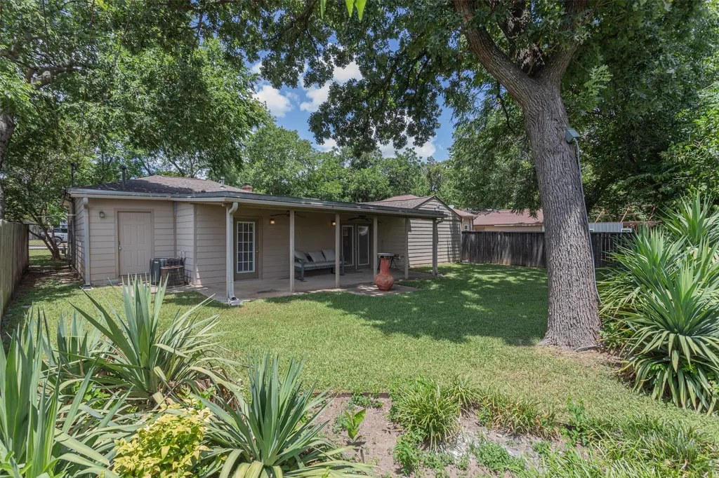 2517 Littlepage Street Fort Worth TX 76107