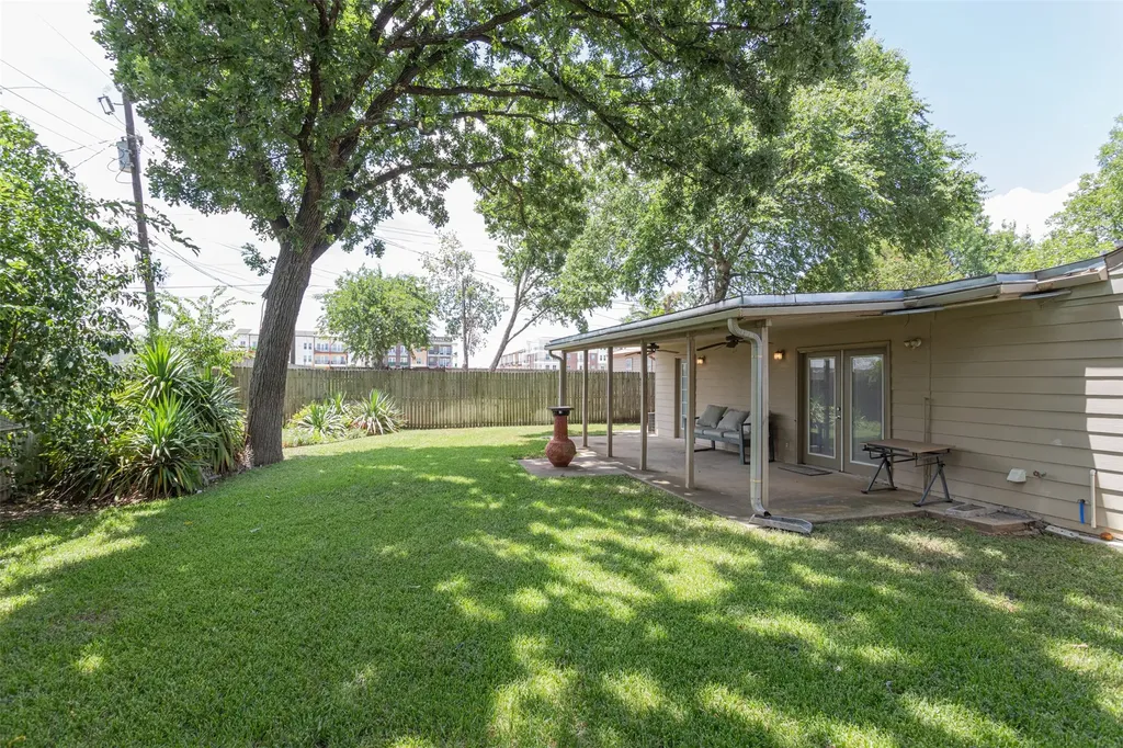 2517 Littlepage Street Fort Worth TX 76107