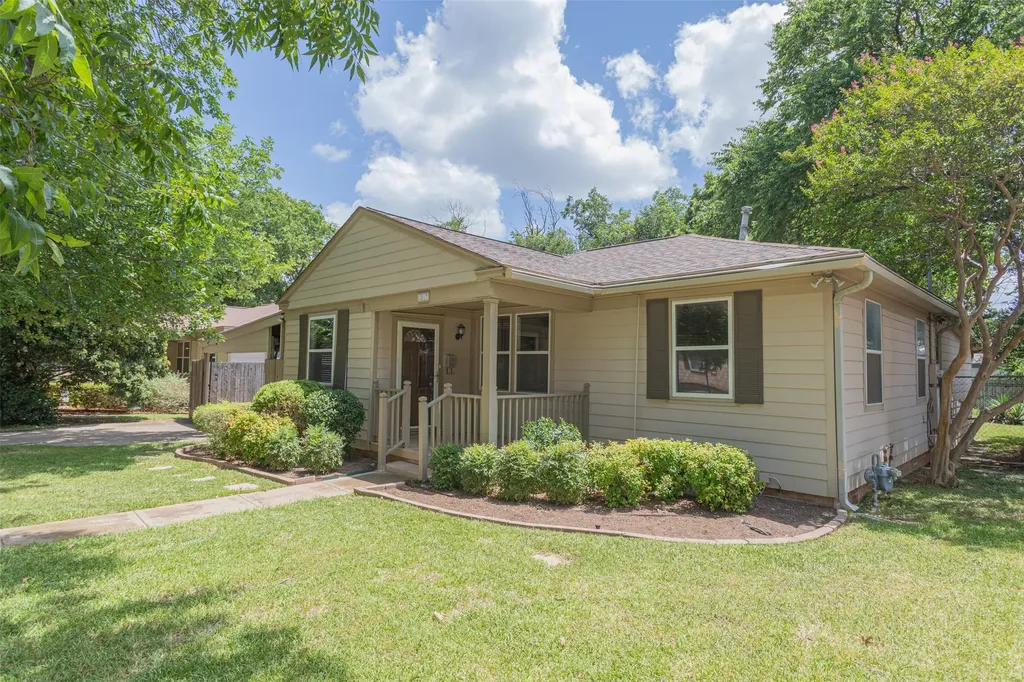 2517 Littlepage Street Fort Worth TX 76107