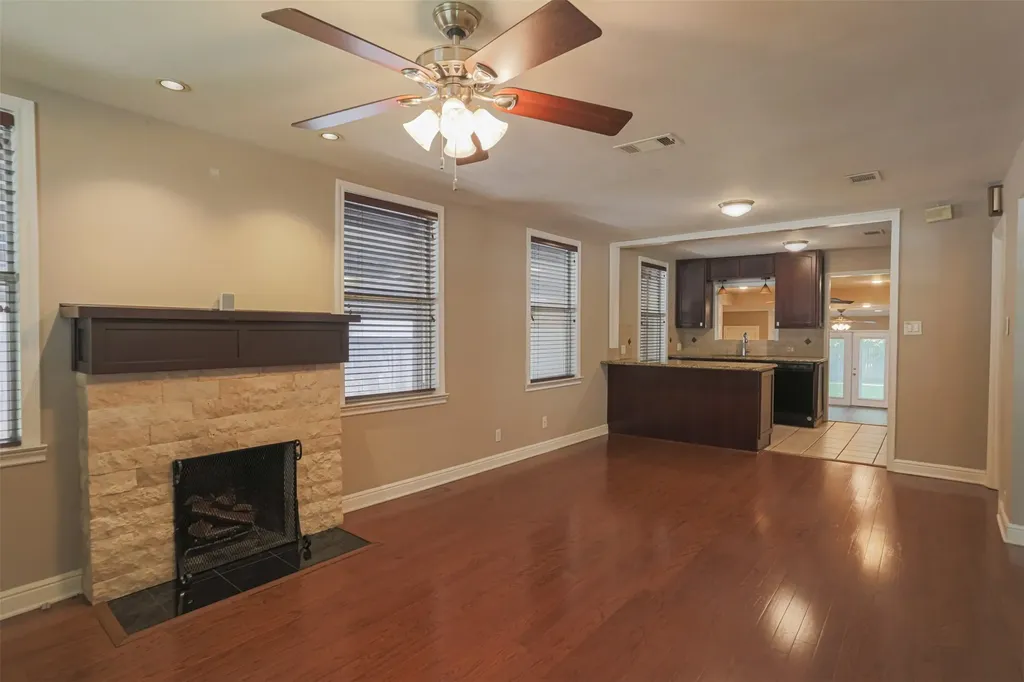 2517 Littlepage Street Fort Worth TX 76107