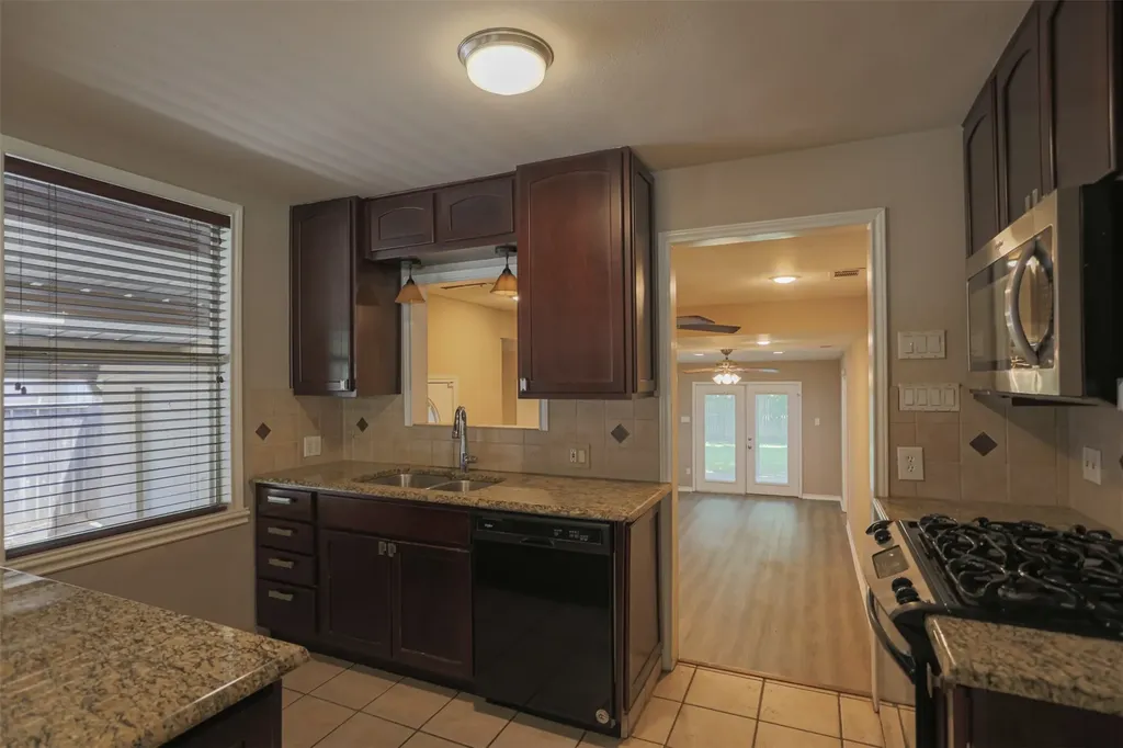 2517 Littlepage Street Fort Worth TX 76107