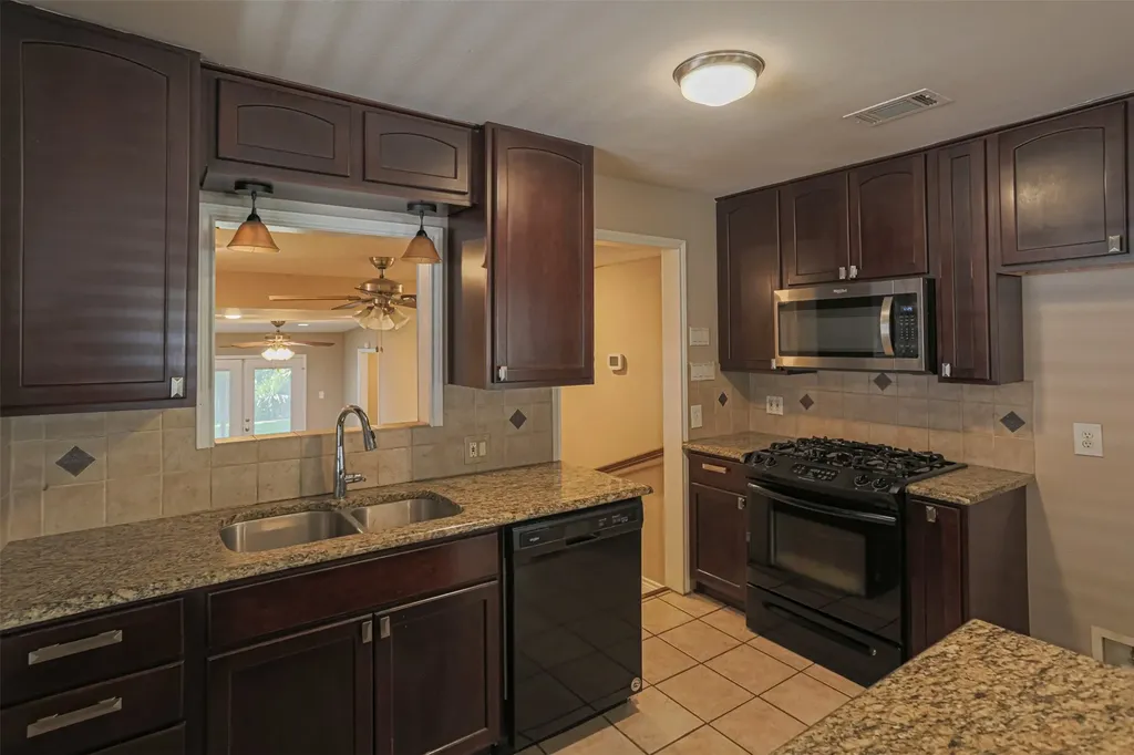 2517 Littlepage Street Fort Worth TX 76107