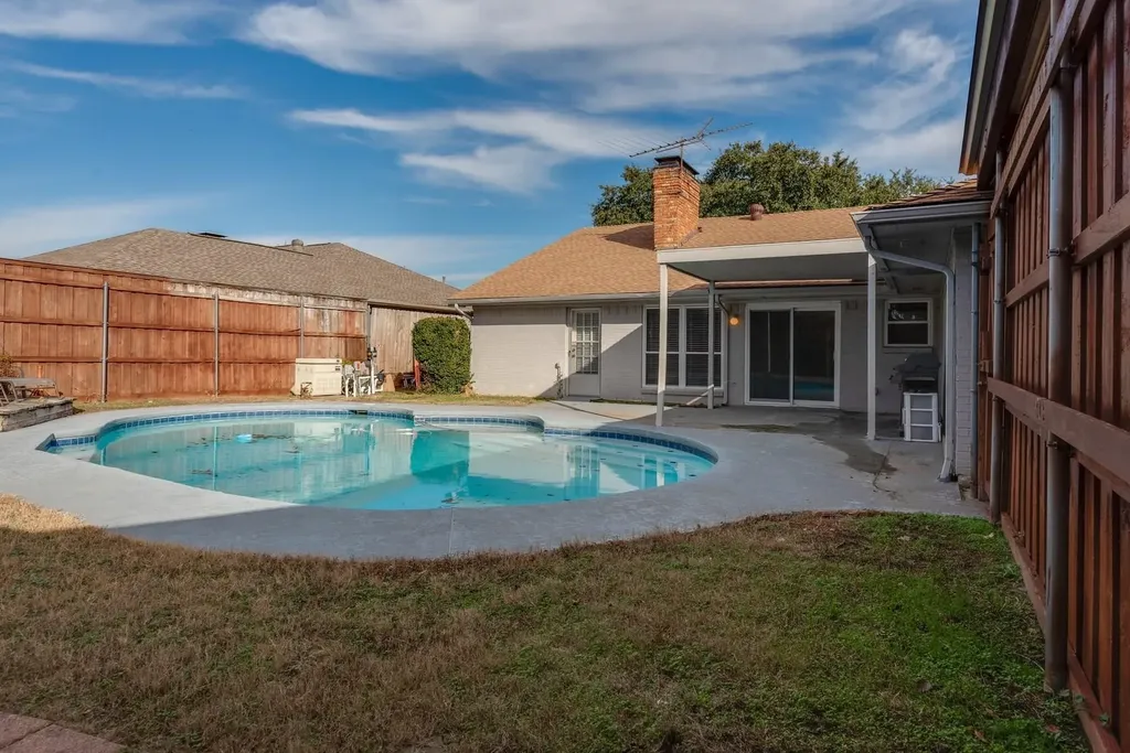 2405 Ridgewood Drive Plano TX 75074
