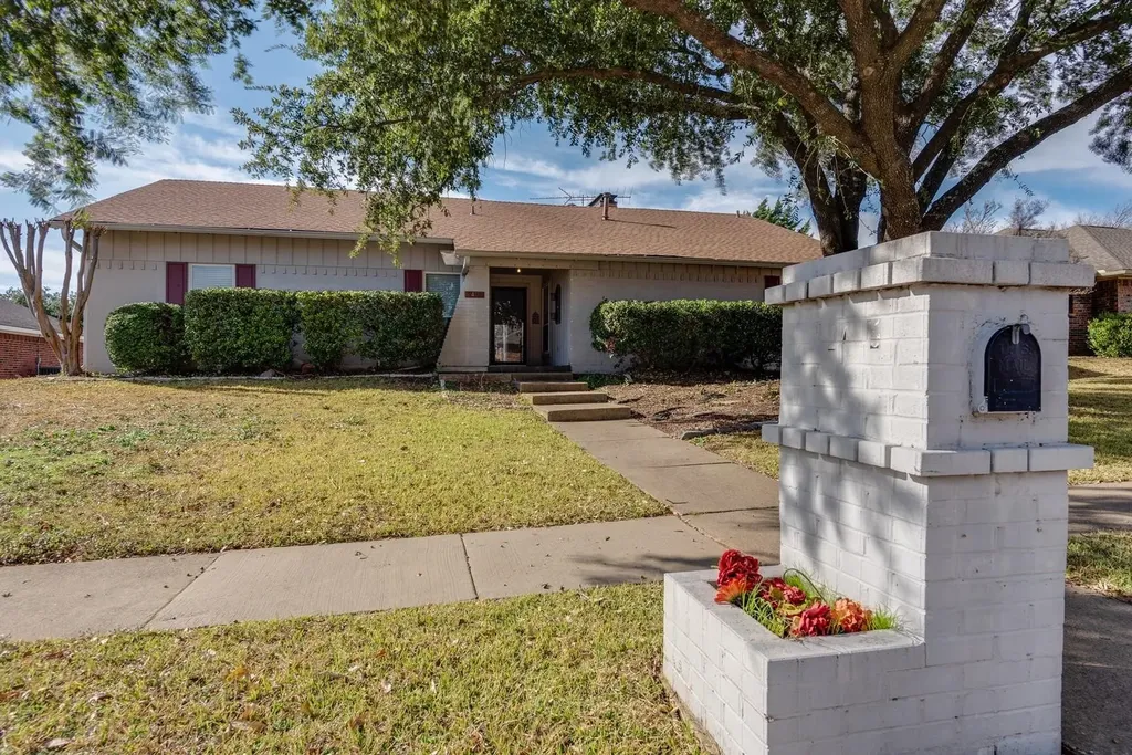 2405 Ridgewood Drive Plano TX 75074