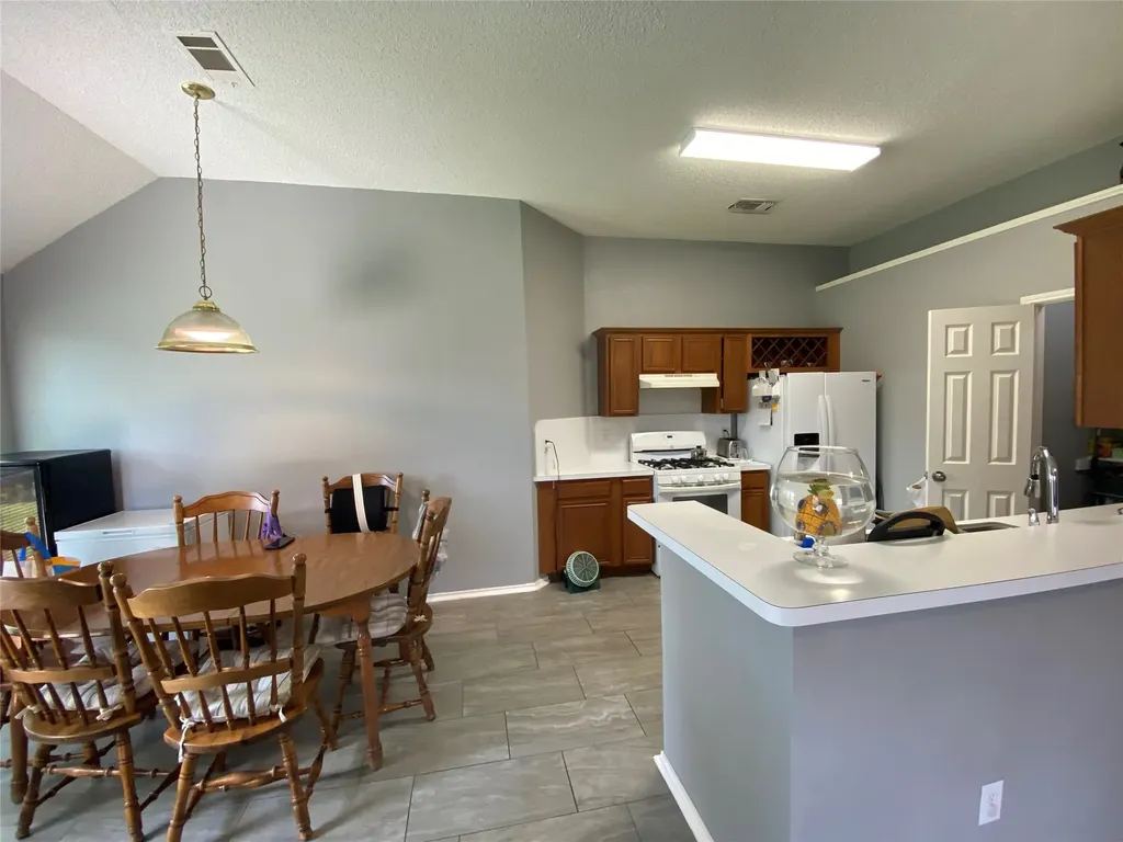 8410 Holland Avenue Rowlett TX 75089