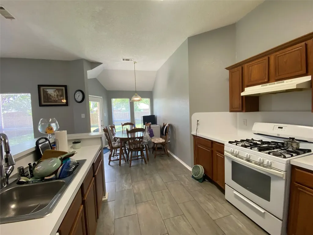 8410 Holland Avenue Rowlett TX 75089