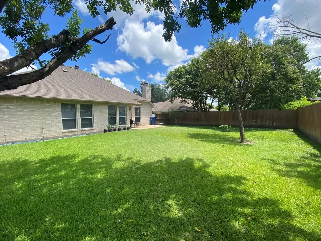 8410 Holland Avenue Rowlett TX 75089