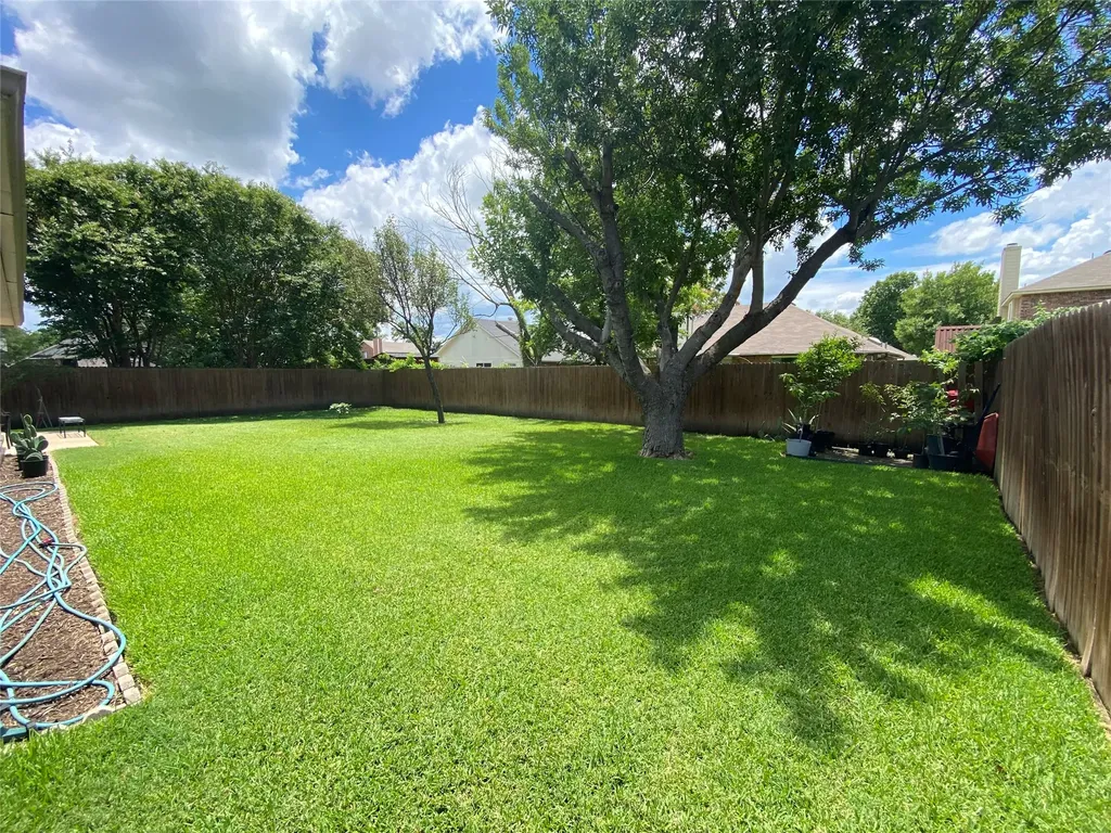 8410 Holland Avenue Rowlett TX 75089