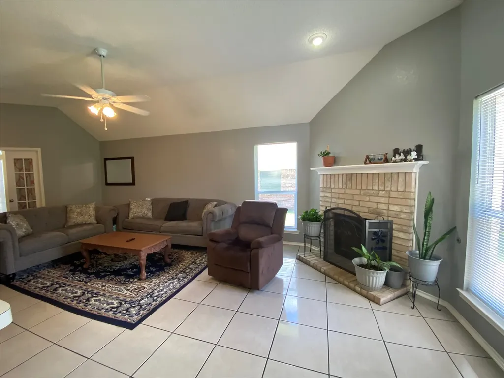 8410 Holland Avenue Rowlett TX 75089