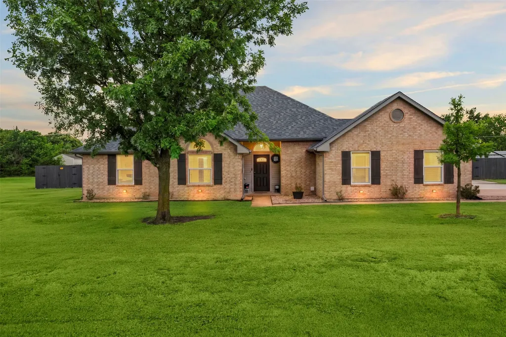 1116 W Sharpshire Drive Waxahachie TX 75165