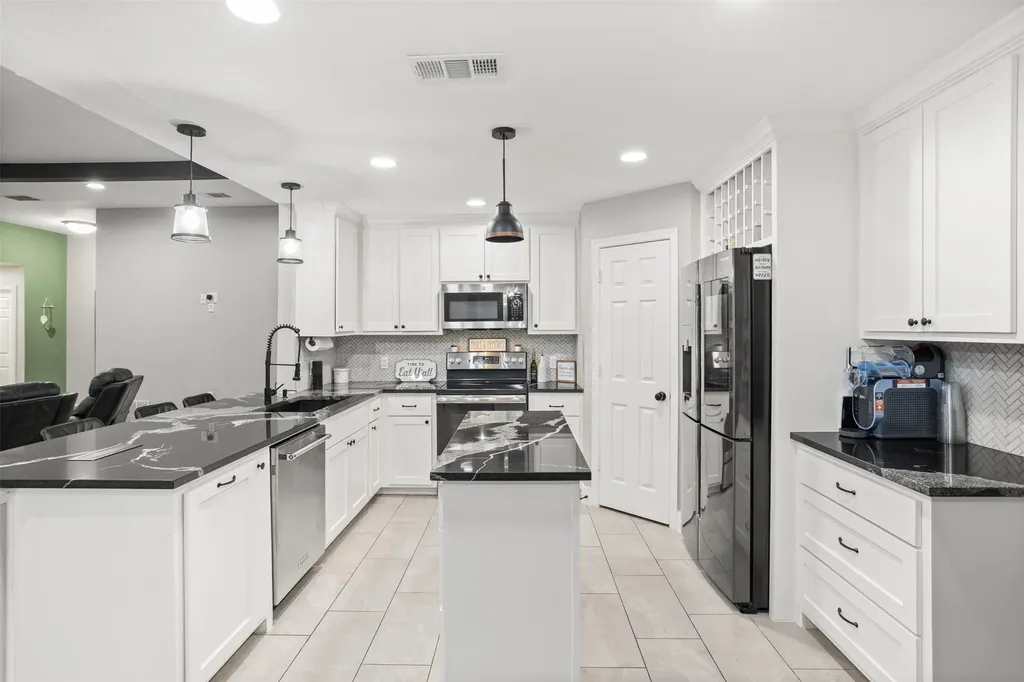 1116 W Sharpshire Drive Waxahachie TX 75165