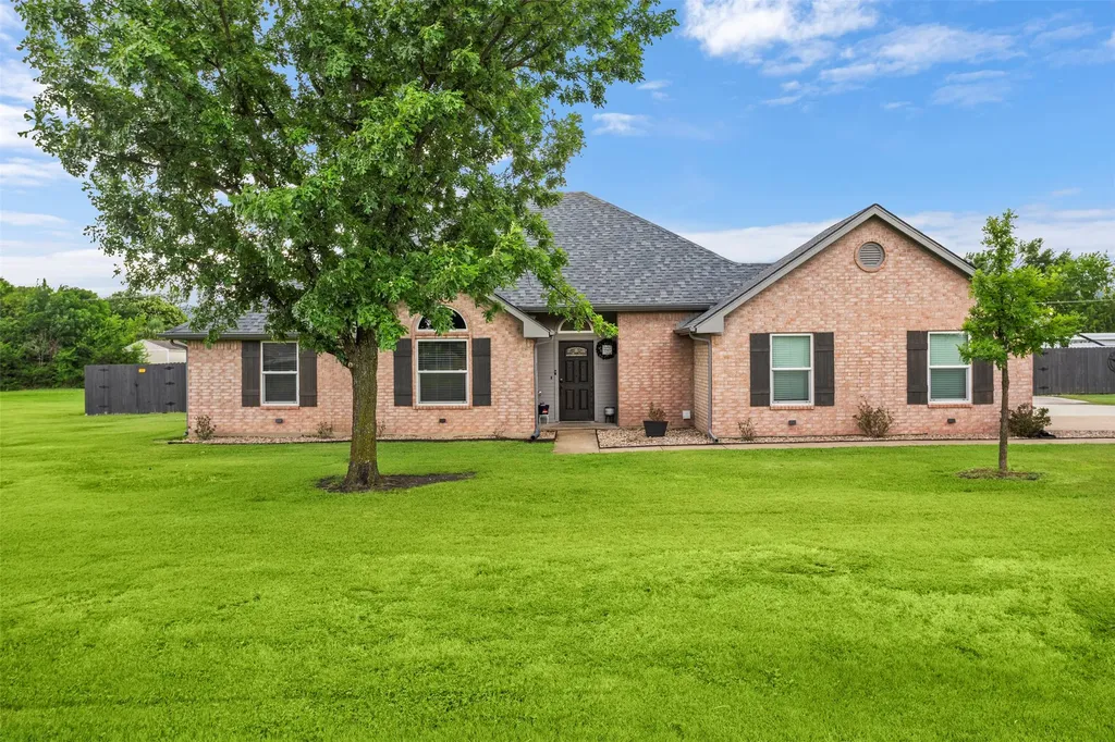 1116 W Sharpshire Drive Waxahachie TX 75165
