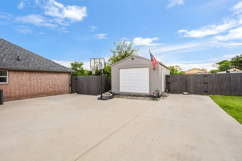 1116 W Sharpshire Drive Waxahachie TX 75165